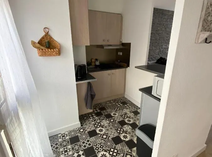 Au Centre Historique De Apartmán Nîmes